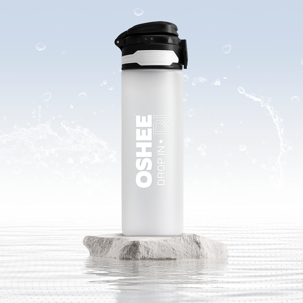 TRANSPARENT 650 ML BOTTLE MADE FROM DURABLE TRITAN